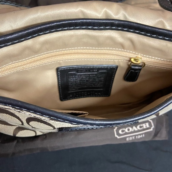 Coach Shoulder Bag - Picture 7 of 8
